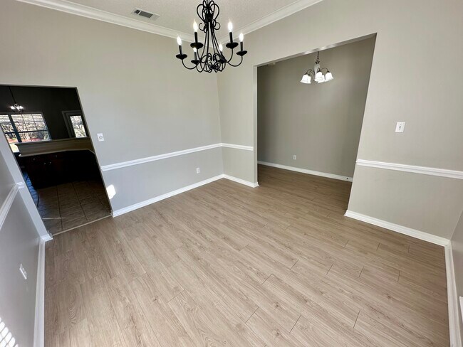 Building Photo - 27094 Stratford Glen Dr