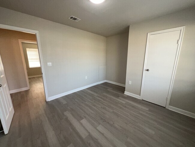 Building Photo - 4406 Tampico St