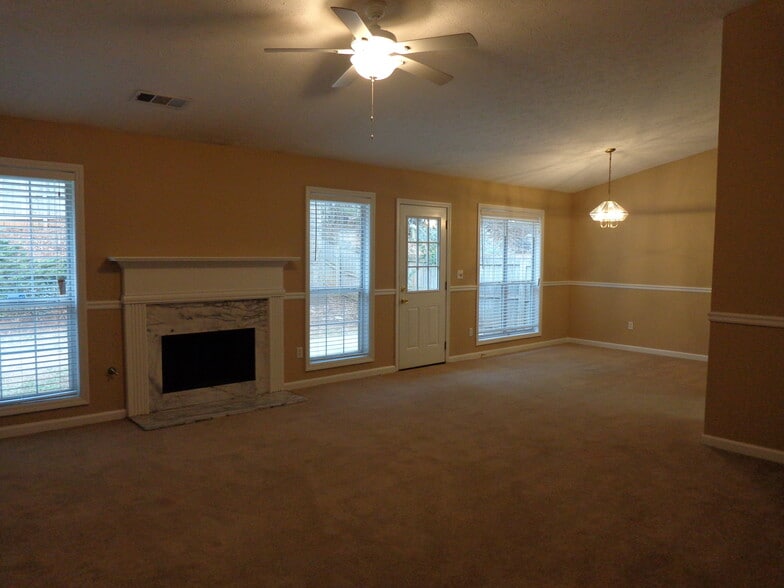 Building Photo - 3730 Sugarbrook Dr