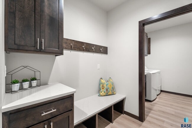 Building Photo - 1113 S Foss Ave