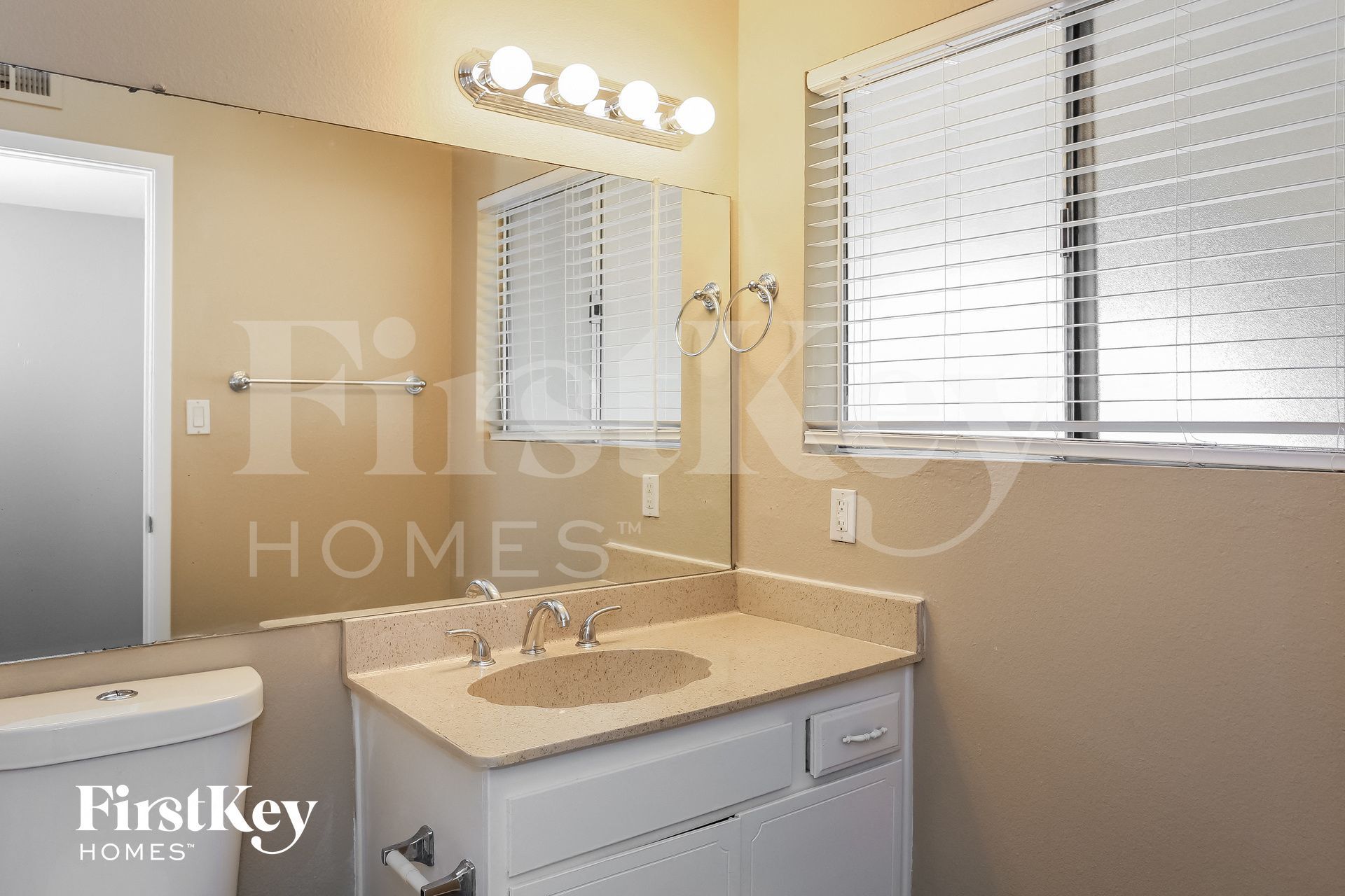 Building Photo - 5015 W Mercer Ln