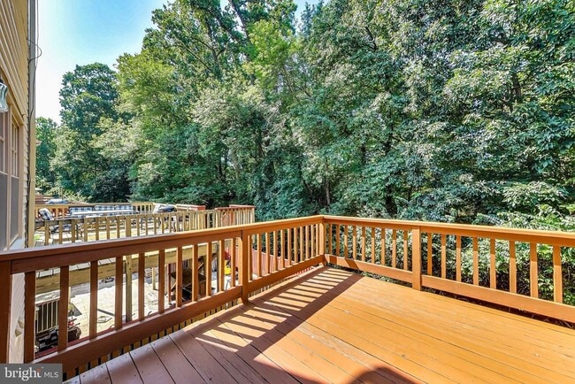 Building Photo - 3027 Mozart Dr