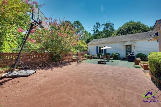 Building Photo - 422 Forrest Dr