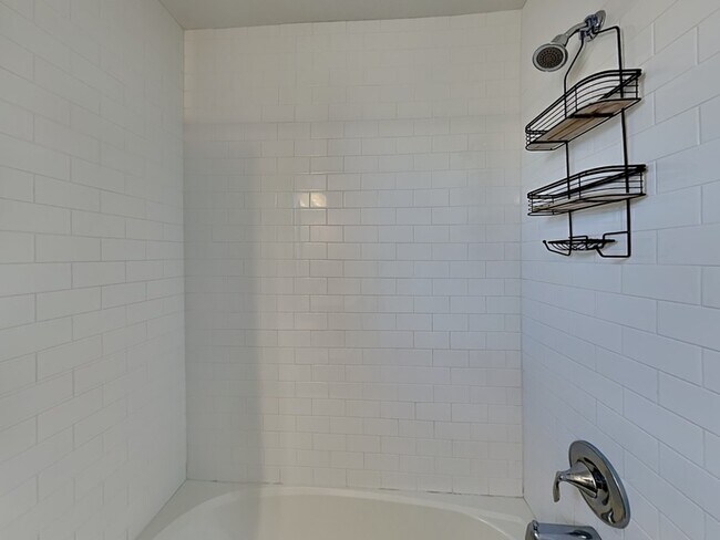 Building Photo - 1103 Silo Dr