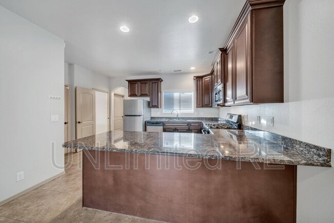 Building Photo - 2805 S Flagstone Ln