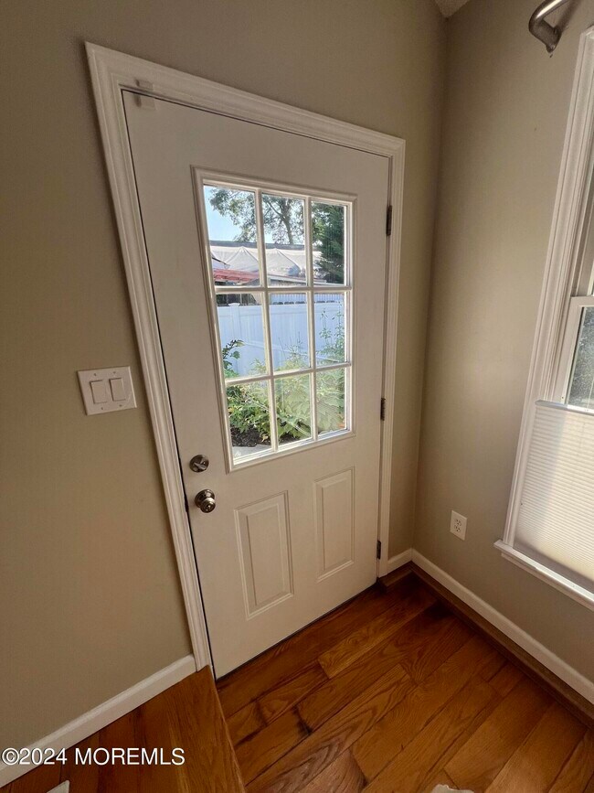 Building Photo - 509 Riverwood Park