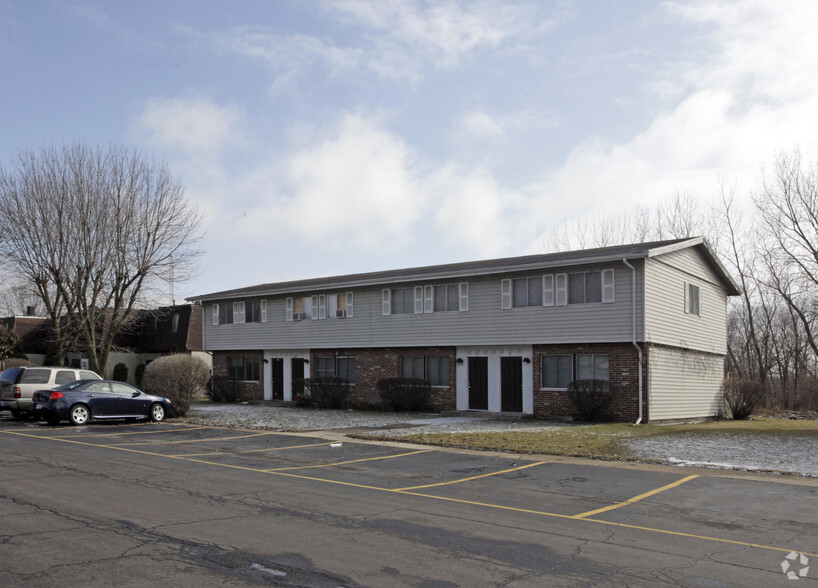 Primary Photo - Tudor Park Apartments