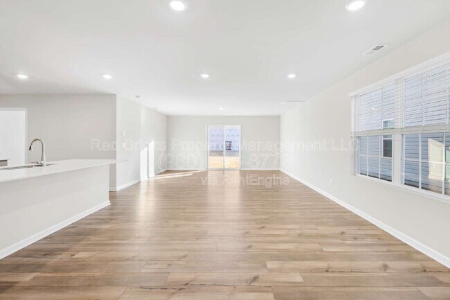 Building Photo - 15126 Windy Plns Rd