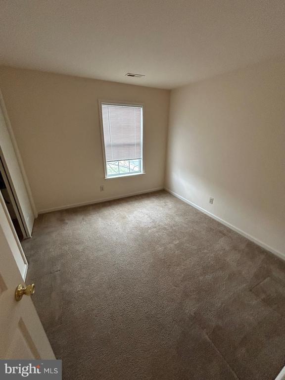 Building Photo - 420 W 8th St