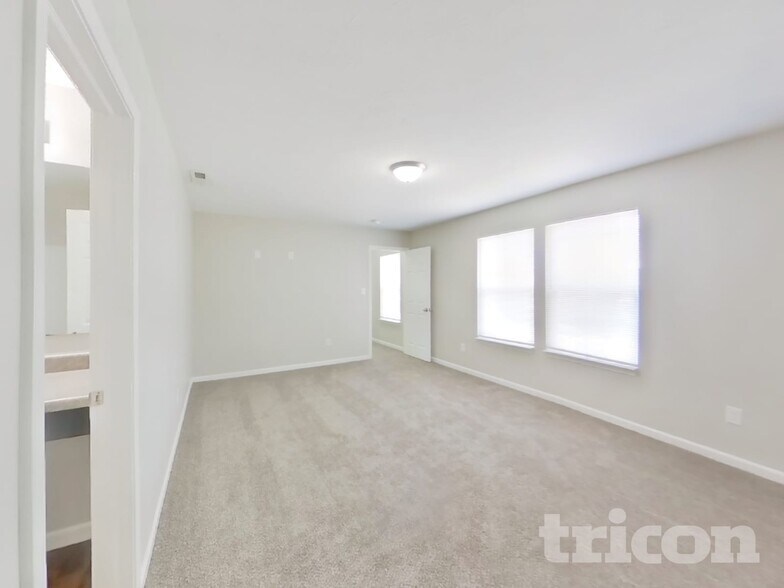 Building Photo - 2887 Beethoven Ave