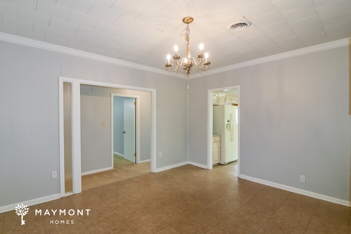 Building Photo - 711 Forestdale Dr