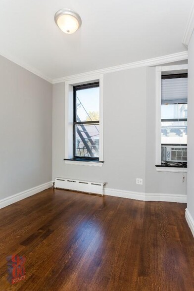Building Photo - 336 E 18th St