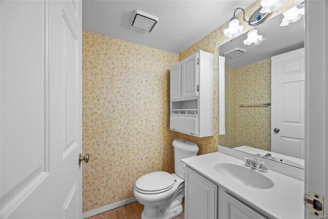Building Photo - 250 S Brentwood Blvd