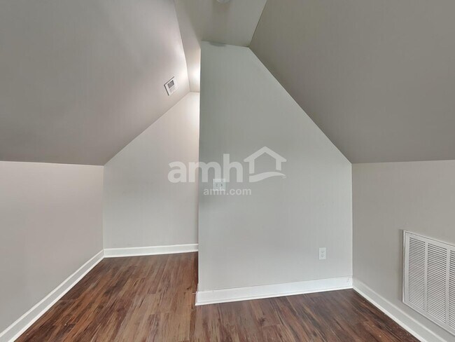 Building Photo - 4 Milo Ct