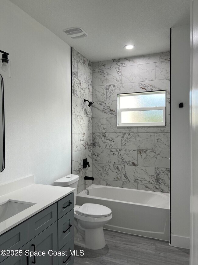 Building Photo - 200 Farley St