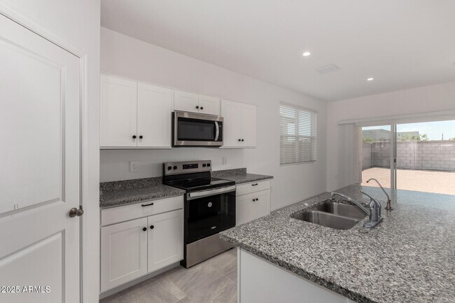 Building Photo - 103 S Collier Ln