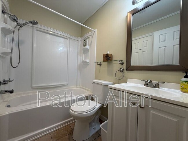 Building Photo - 1304 Abbey Cir