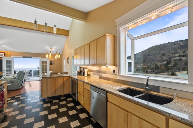 Building Photo - 16131 Black Bear Dr