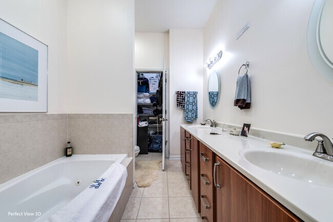 Building Photo - 4545 S Drexel Blvd