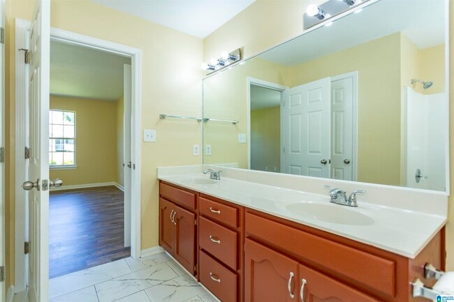 Building Photo - 713 Jason Cir