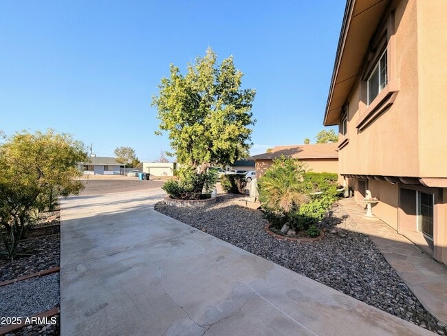 Building Photo - 4019 W San Miguel Ave