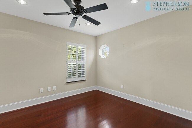 Building Photo - Deeded Boat Slip Comes with Home in Gated ...