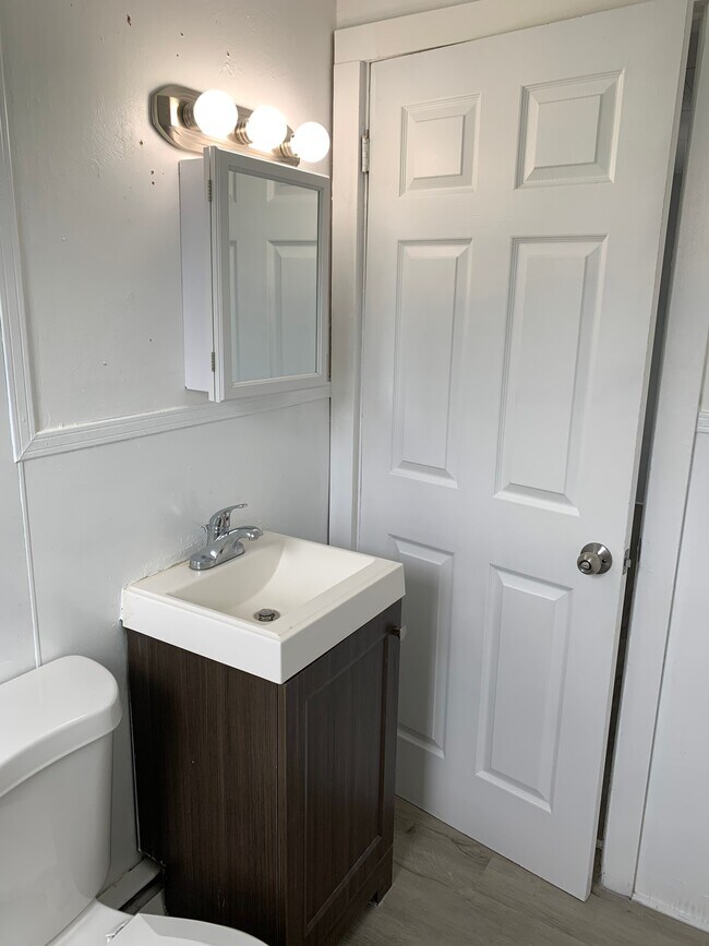 Building Photo - 44 Bemis Rd