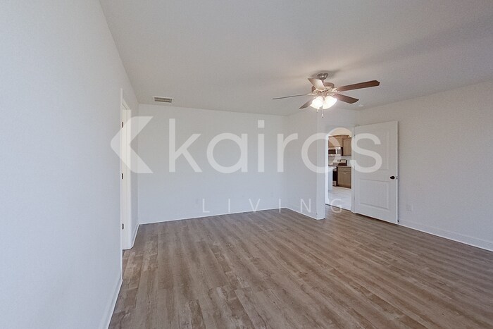 Building Photo - 109 Pin Oak St