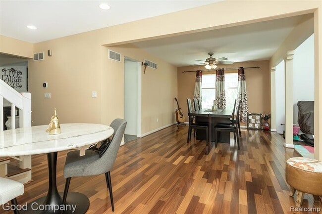 Building Photo - 30384 Castleford Ct