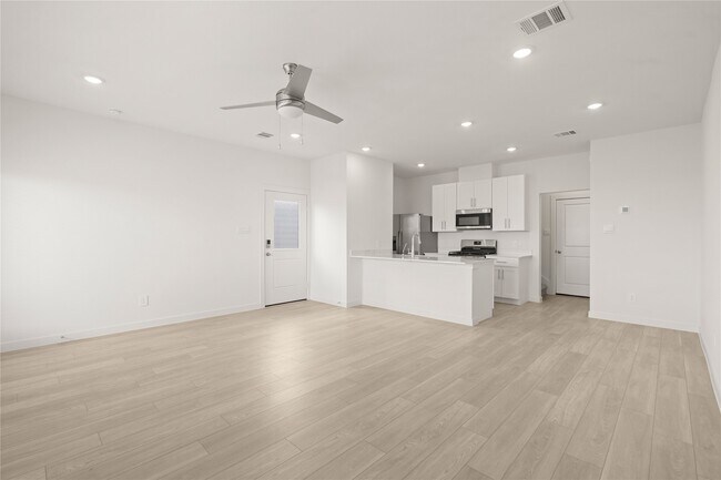 Building Photo - 1742 Revolution Way