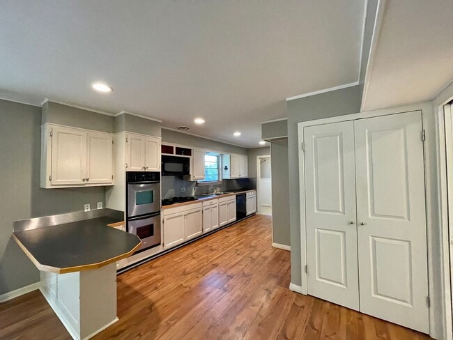 Building Photo - 960 Terrace Dr