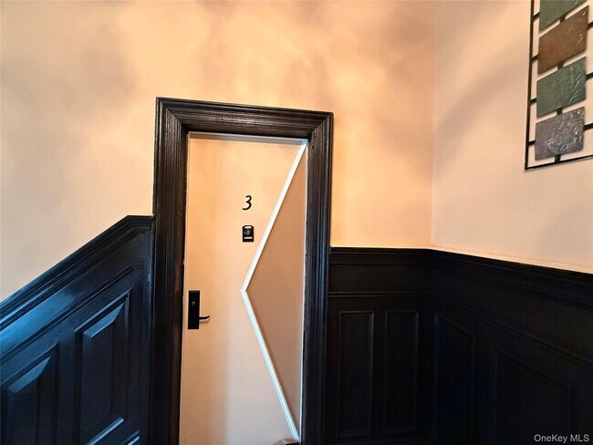 Building Photo - 222 Primrose Ave