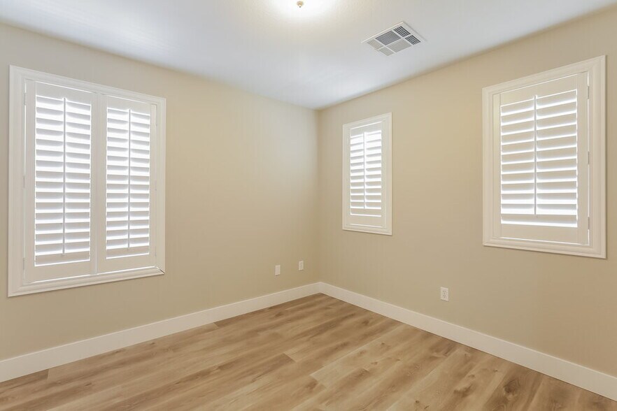 Building Photo - 9327 Pyrope Ct