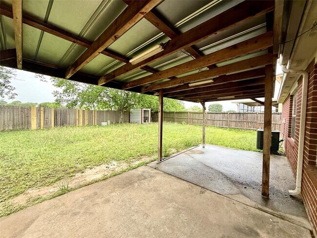 Building Photo - 5223 Mountain Forest Dr