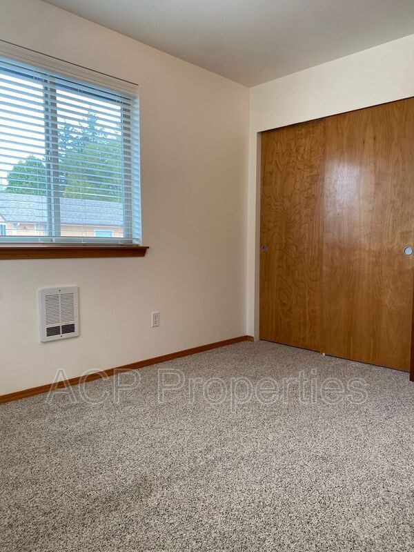 Building Photo - 5889 Cedar St