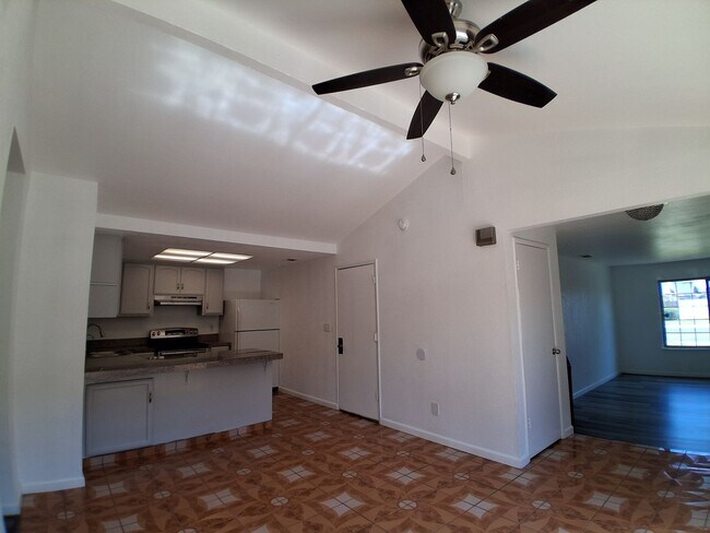 Building Photo - Thistlewood3505/3507