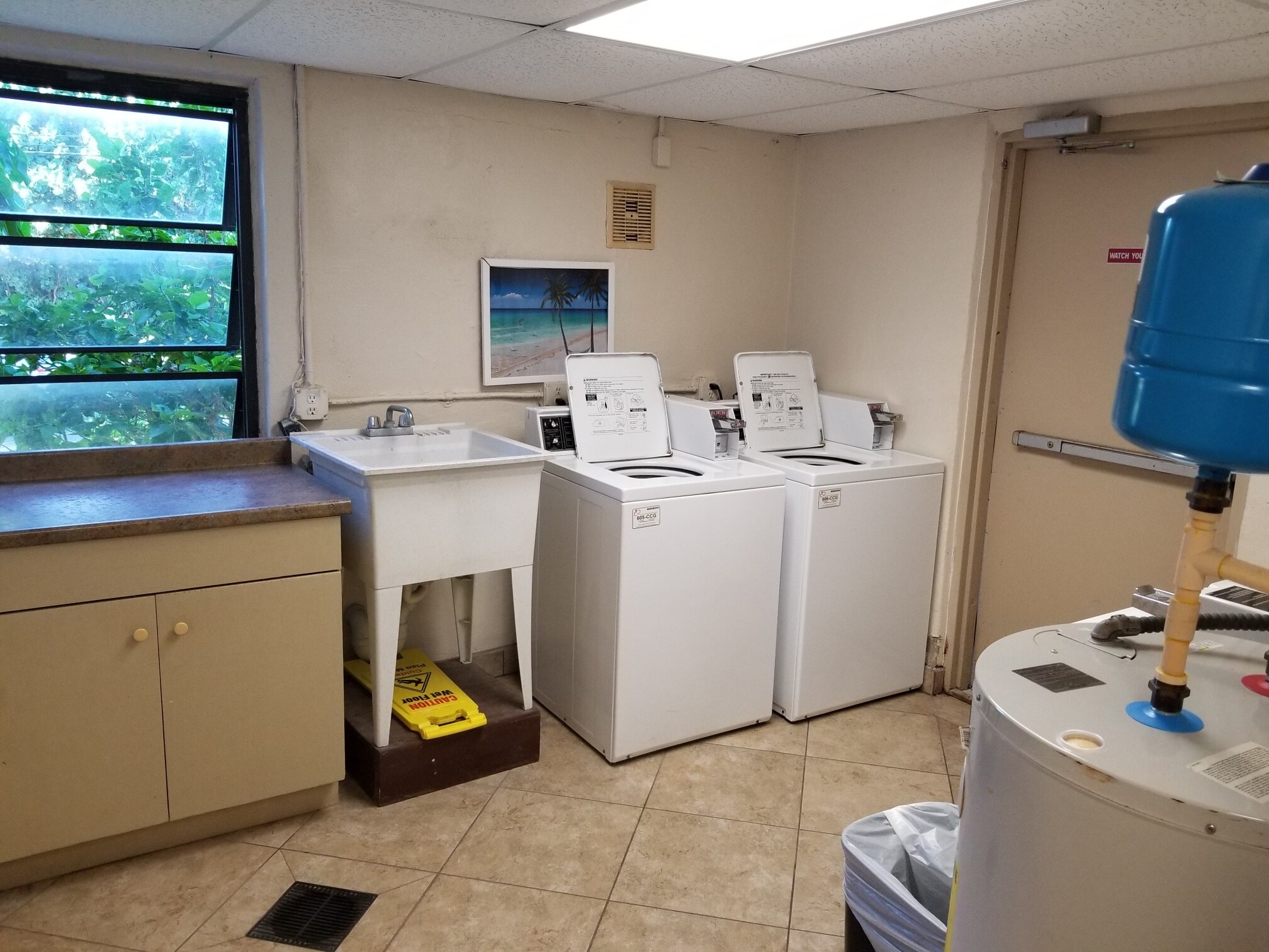 Laundry Facilities - 1723 Gulf Rd
