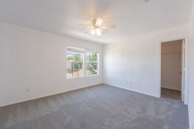 Building Photo - 11326 Fine Design