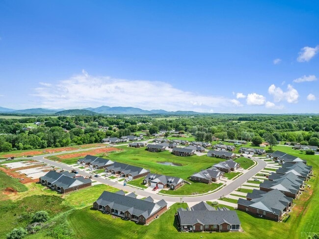 Building Photo - 177 Villa Oak Cir