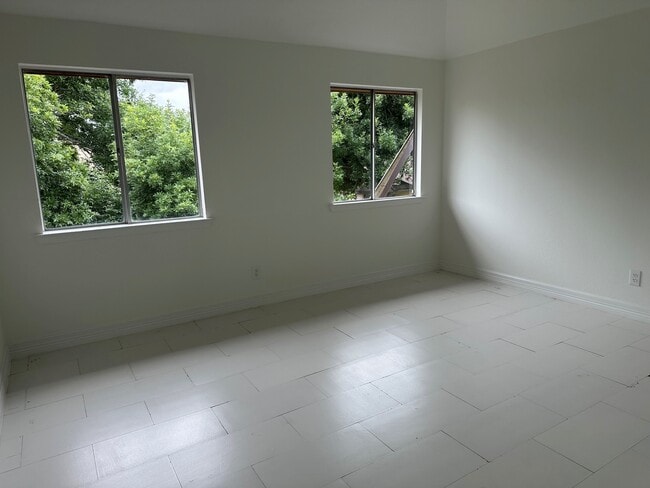 Building Photo - 138 Coffee Ln