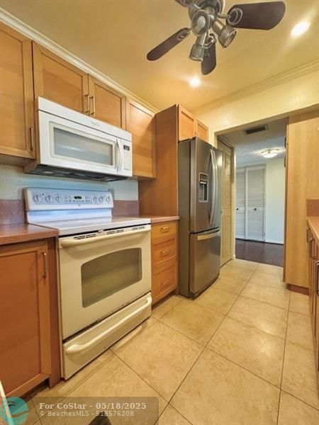 Building Photo - 4990 E Sabal Palm Blvd