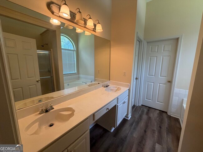 Building Photo - 363 Brook Lea Cove