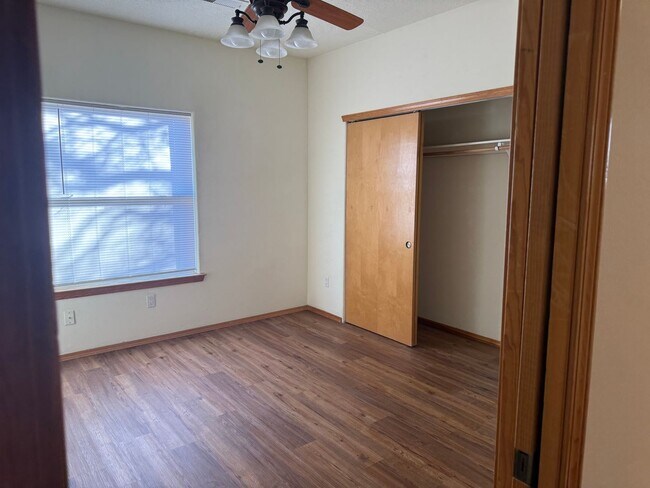 Building Photo - 11004 Catamount Dr NW