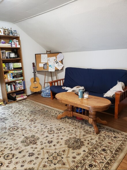 Building Photo - 324 N Jefferson St