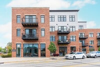 Building Photo - 246 Green Bay Rd