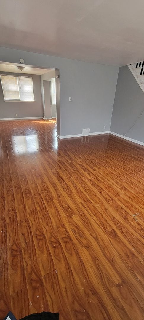 Building Photo - Large Home - Northeast