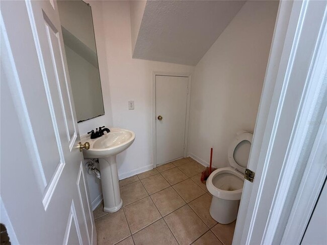 Building Photo - 201 Drawbridge Ln