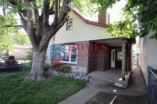Building Photo - Three Bedroom House | Two Bathrooms