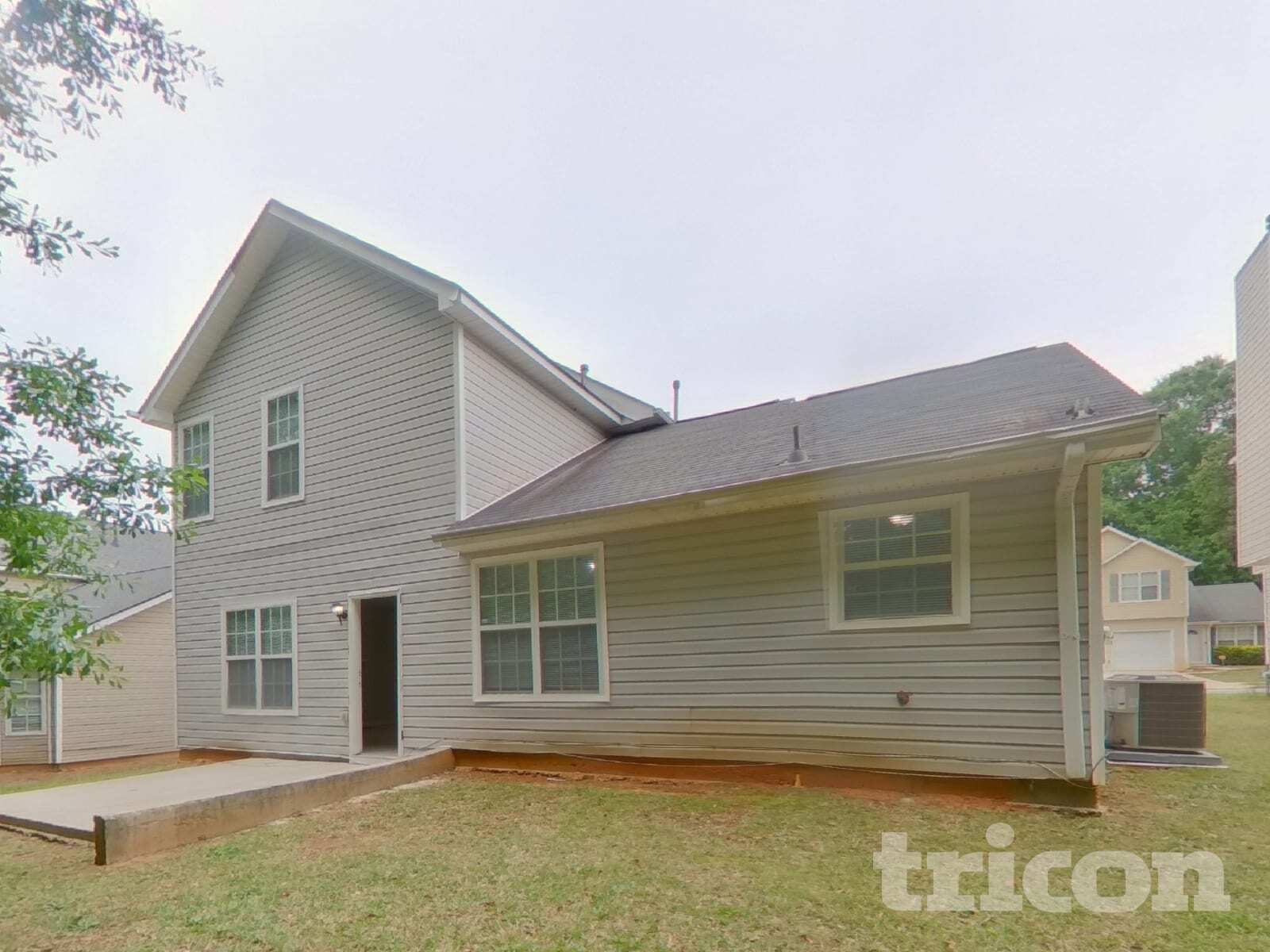 Building Photo - 3028 Stonebridge Creek Dr