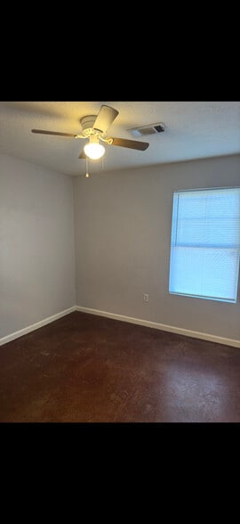 Building Photo - 1039 13th St